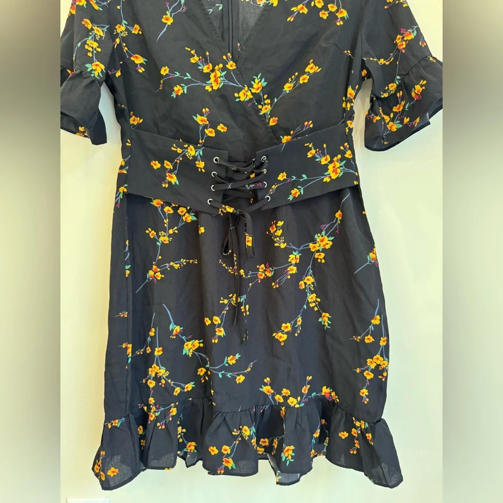 PrettyLittleThing Black Floral Mini Dress w/ Ruffle Sleeves & Corset Waist - 8 - Picture 2 of 7